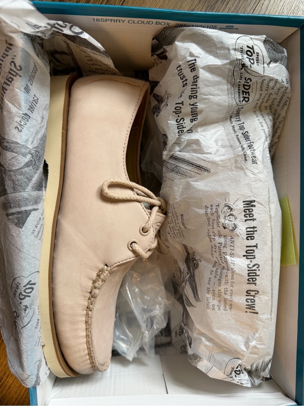 Sperry Men’s Boat Shoe in Light Beige Leather